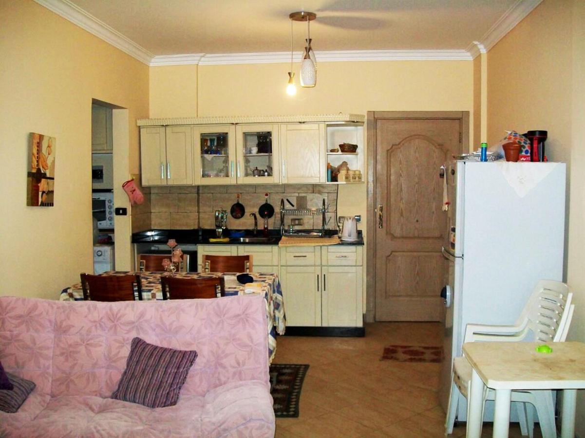 British Resort Pool View Apartments Хургада Екстериор снимка