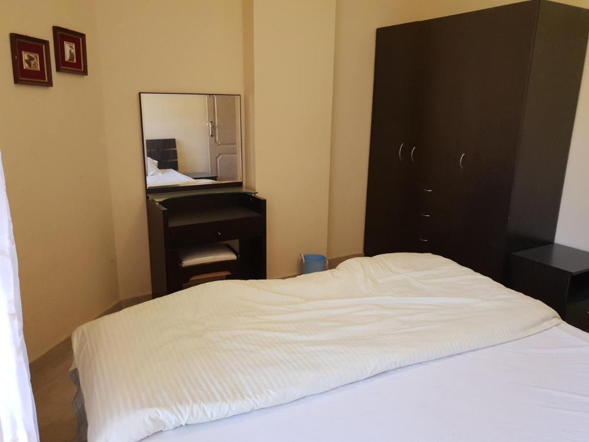 British Resort Pool View Apartments Хургада Екстериор снимка