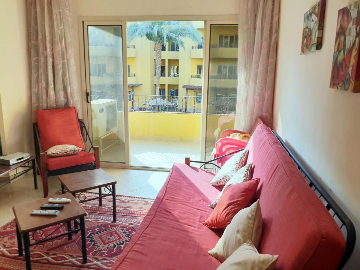 British Resort Pool View Apartments Хургада Екстериор снимка